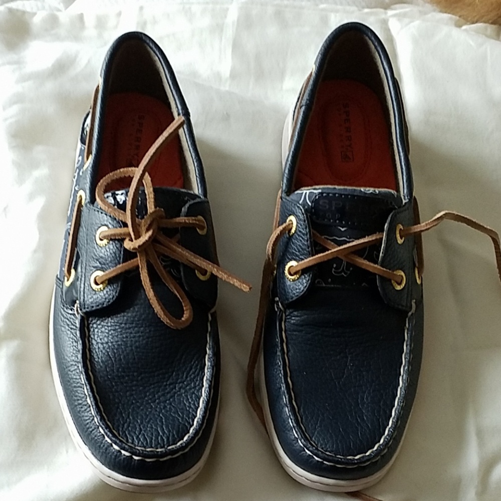 Sperry Blue Lthr Boat Shoes w Whales & Anch NWOT